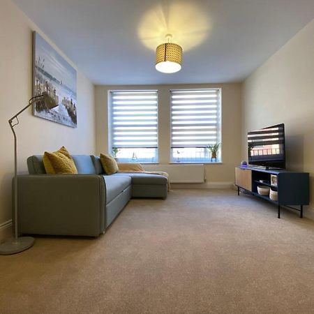 1 Bedroom Apartment In The Heart Of Борнмът Екстериор снимка
