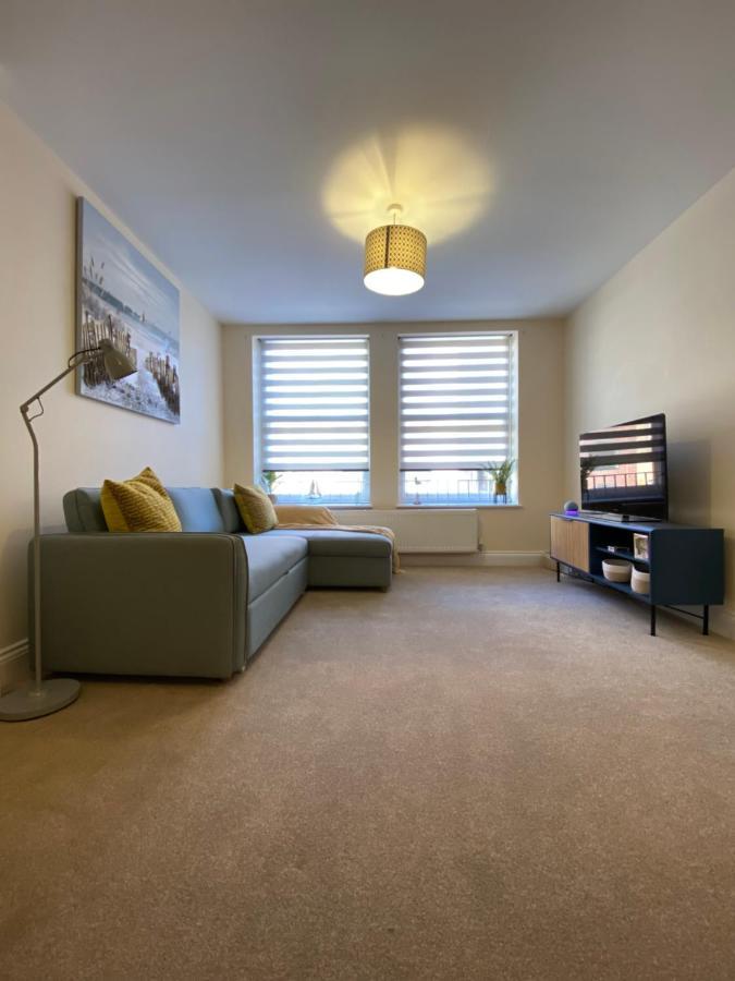 1 Bedroom Apartment In The Heart Of Борнмът Екстериор снимка