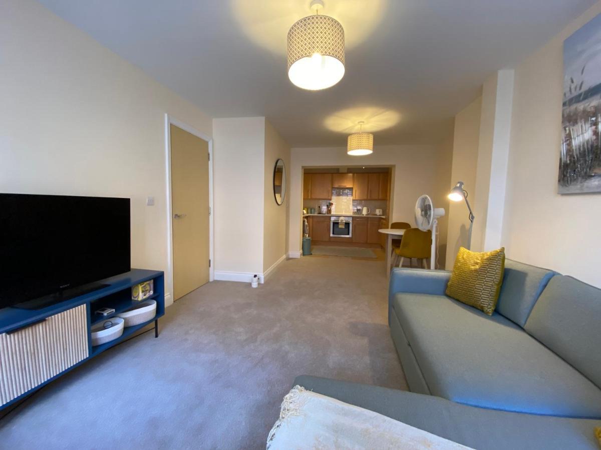 1 Bedroom Apartment In The Heart Of Борнмът Екстериор снимка