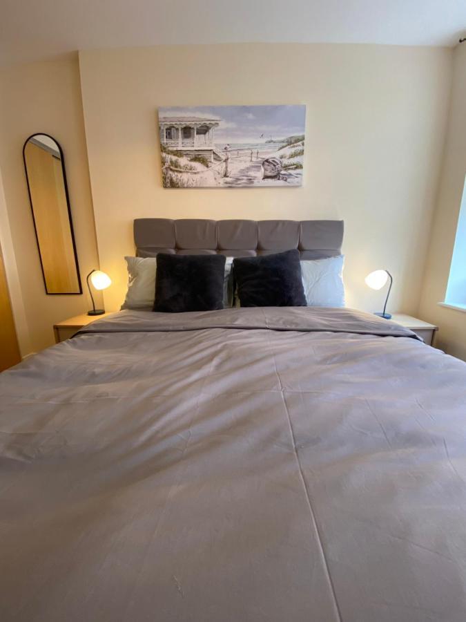1 Bedroom Apartment In The Heart Of Борнмът Екстериор снимка
