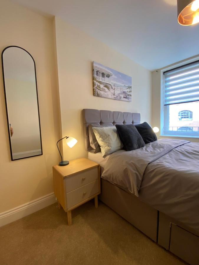 1 Bedroom Apartment In The Heart Of Борнмът Екстериор снимка